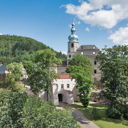 Zamek Sarny - Schloss Scharfeneck Kłodzko Buitenkant foto