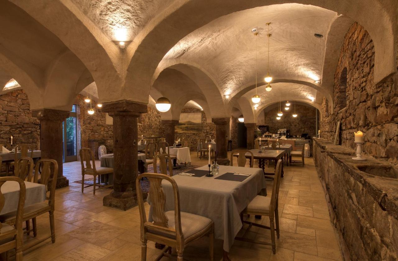 Zamek Sarny - Schloss Scharfeneck Kłodzko Buitenkant foto