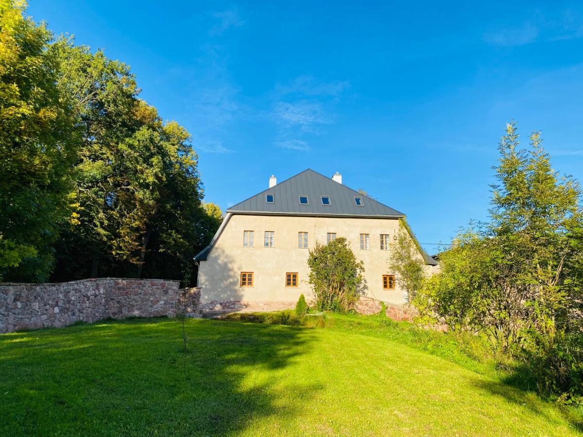 Zamek Sarny - Schloss Scharfeneck Kłodzko Buitenkant foto
